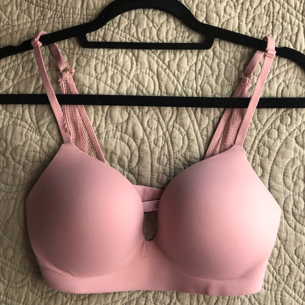 “Incredible” Wireless Push Up Bra VS